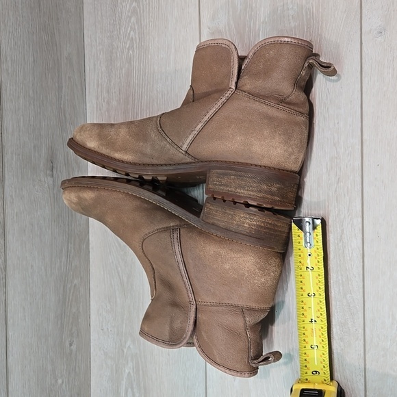 Ugg Australia Women Lavelle 1012553 Ankle Leather Sheepskin Boots shoes 8 - Picture 9 of 14